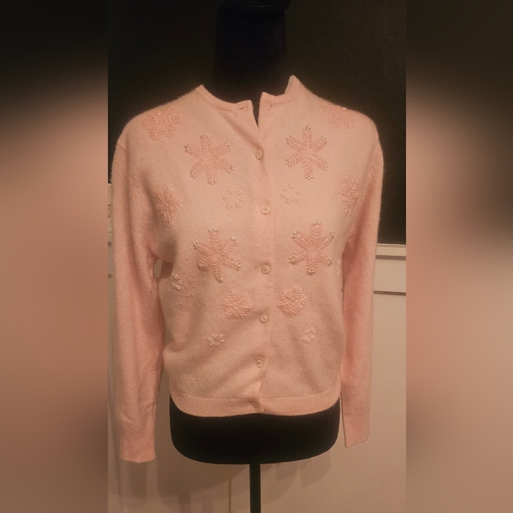 ladies finery Brunnen Sweaters - Brunnen Sweater from the 70'S vintage EUC PRISTINE